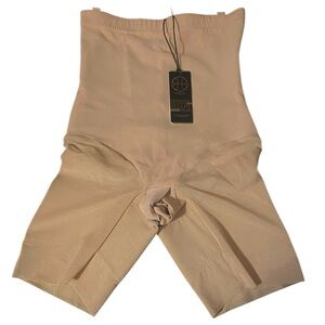 Honeylove faja sculptwear shorts, size Medium, NWT (missing straps) – $50 ✨